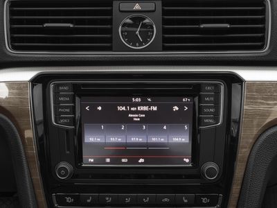 2016 Volkswagen Passat 1.8T SE w/Technology