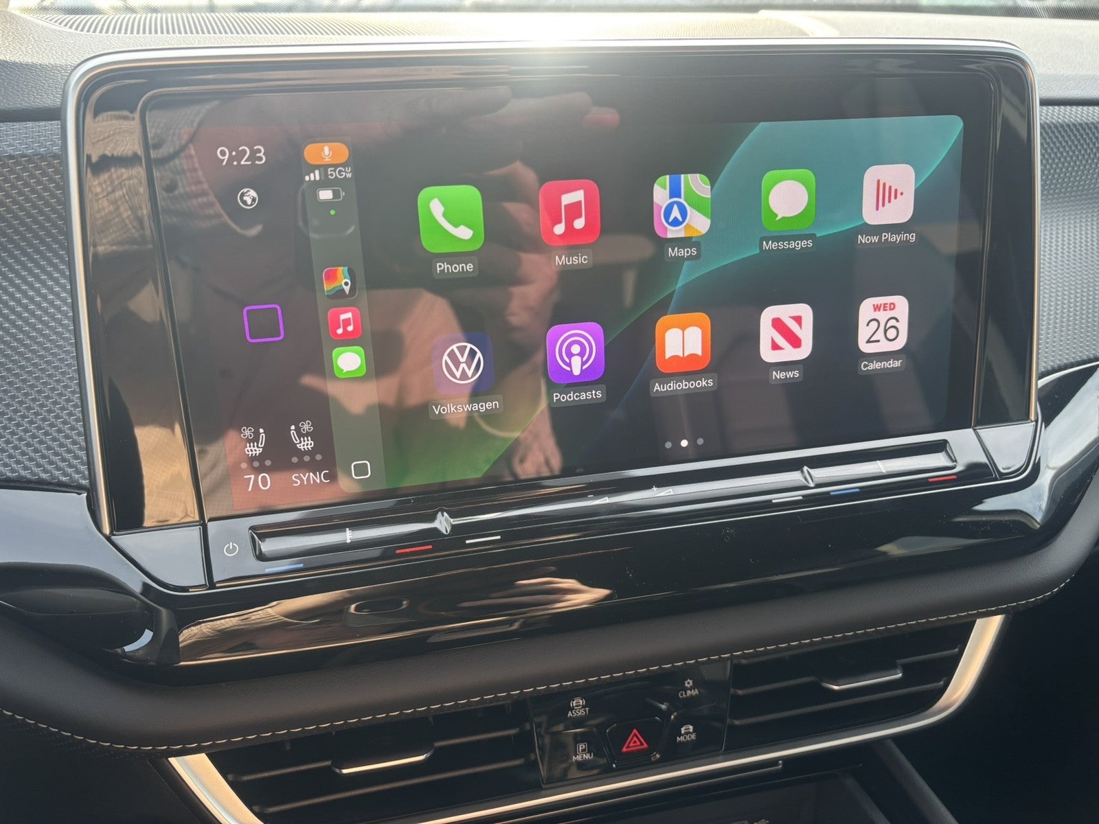 2026 Volkswagen Atlas Cross Sport 2.0T SEL R-Line Black