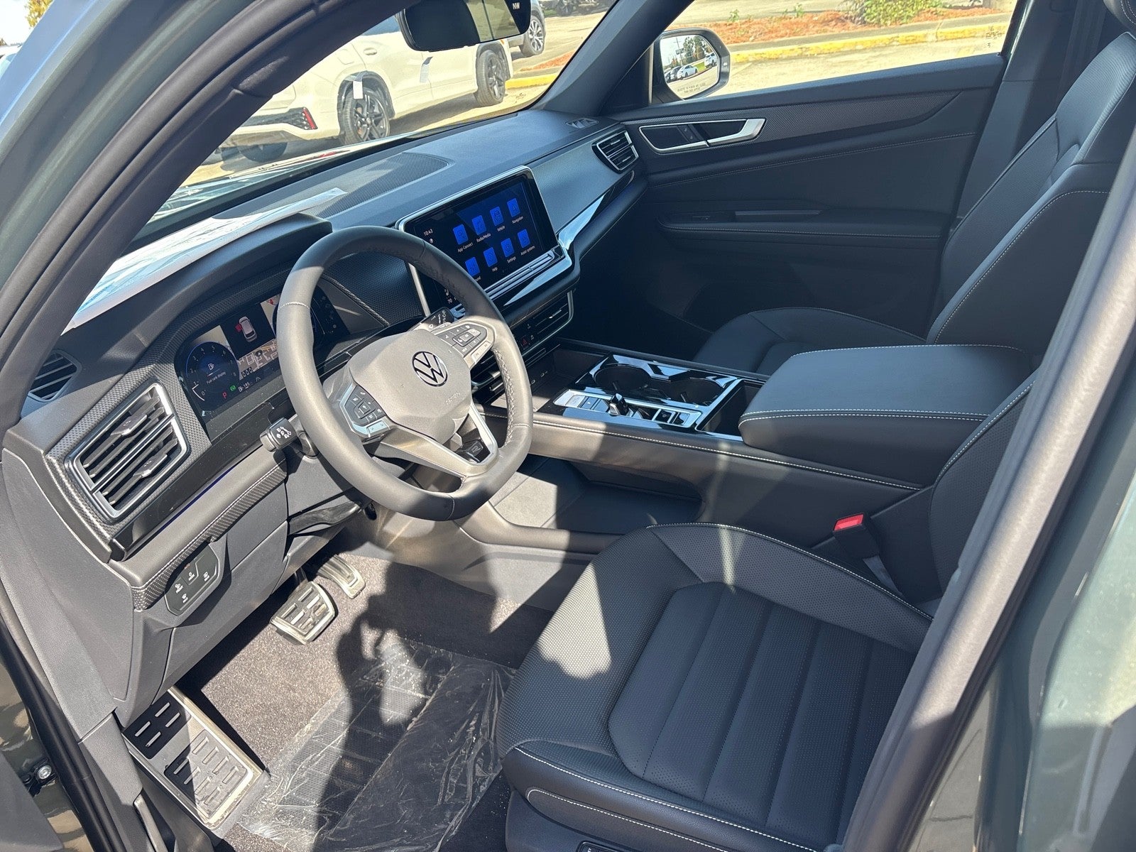 2026 Volkswagen Atlas Cross Sport 2.0T SEL R-Line Black