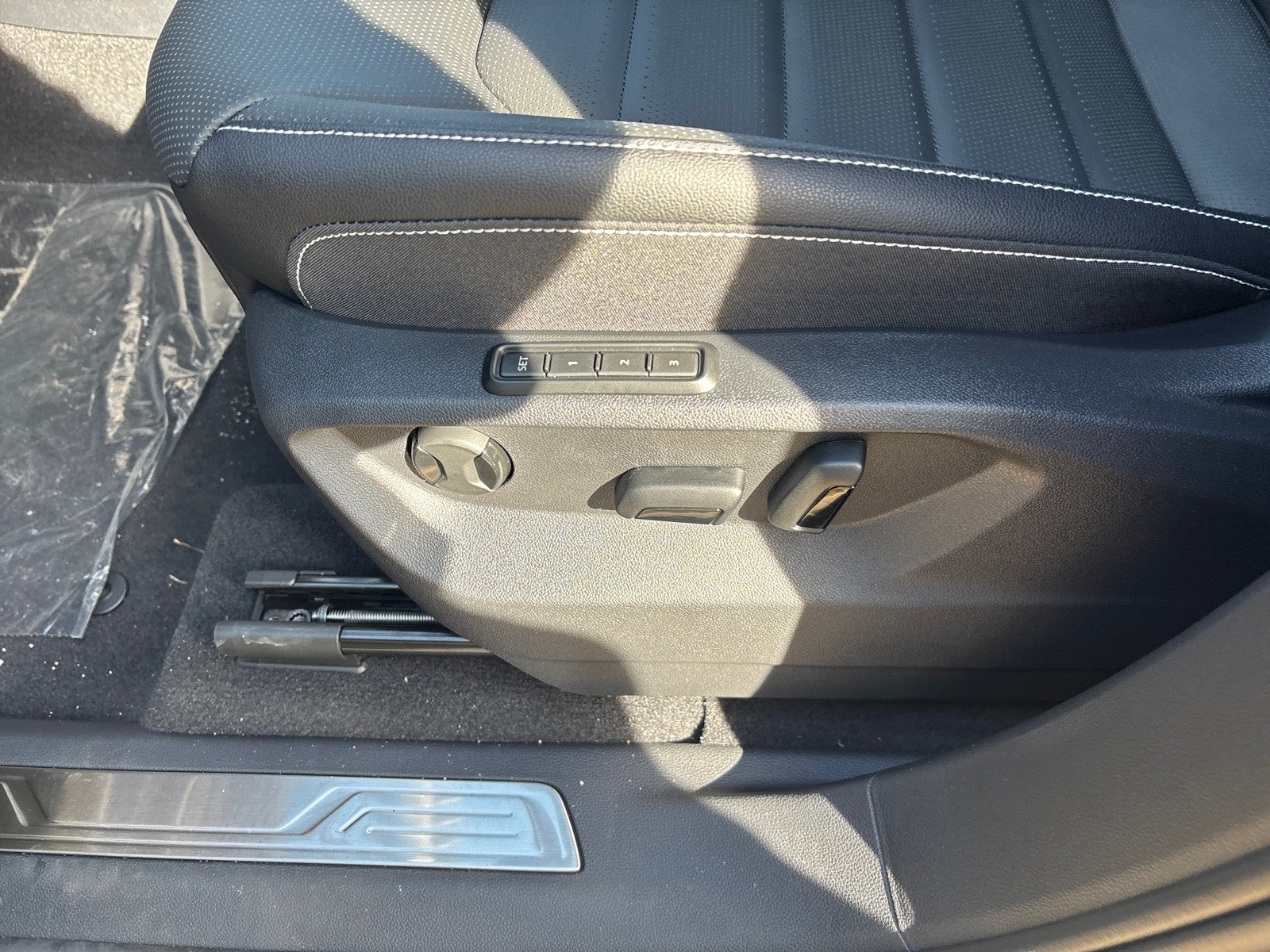 2026 Volkswagen Atlas Cross Sport 2.0T SEL R-Line Black