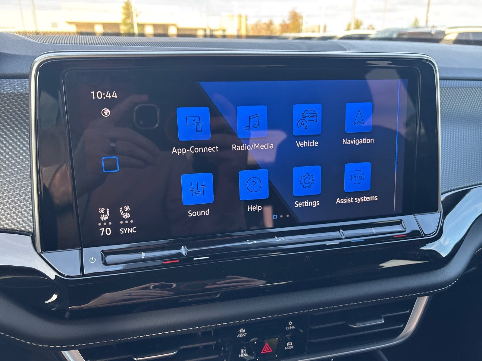 2026 Volkswagen Atlas Cross Sport 2.0T SEL R-Line Black