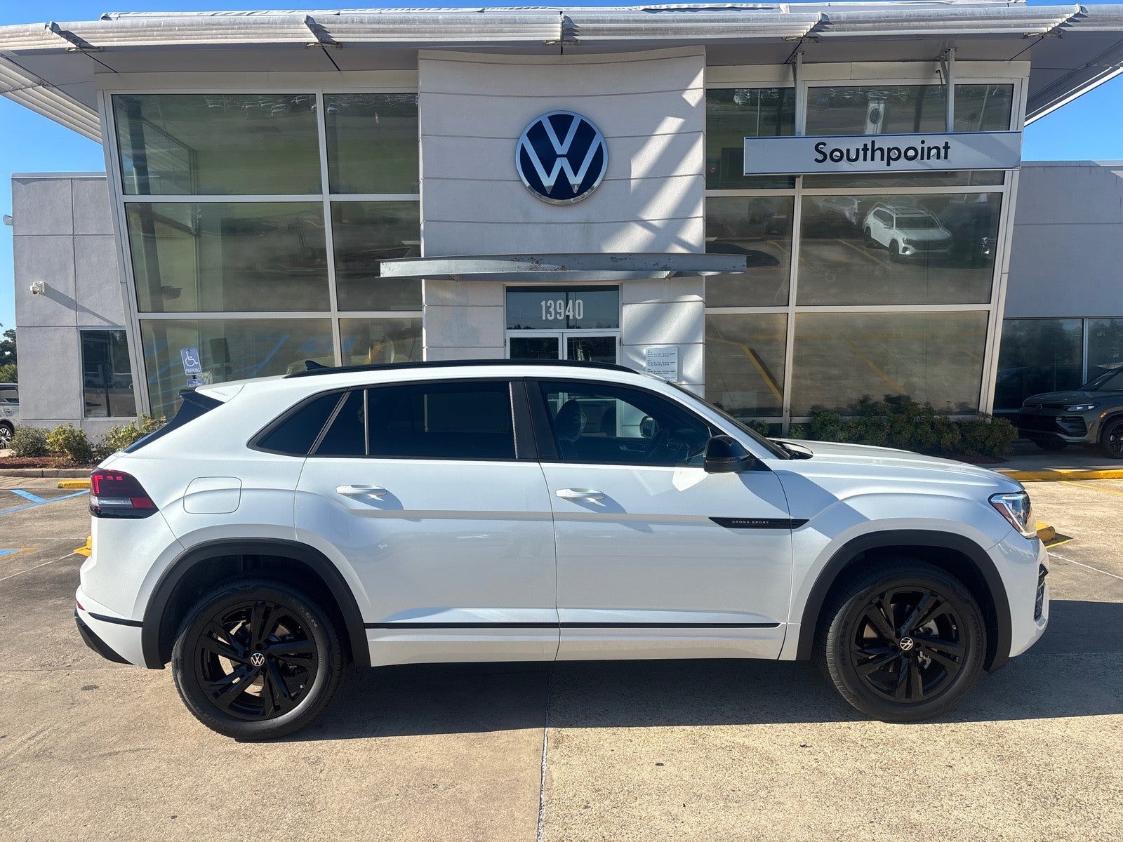 2026 Volkswagen Atlas Cross Sport 2.0T SEL R-Line Black