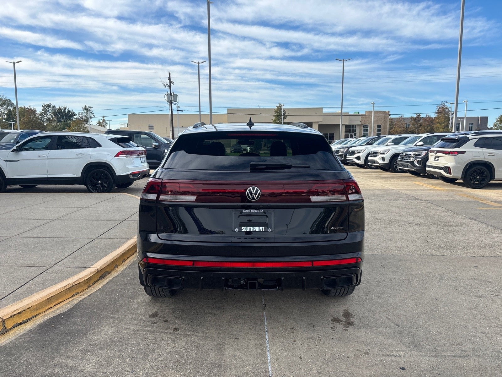 2026 Volkswagen Atlas Cross Sport 2.0T SEL R-Line Black