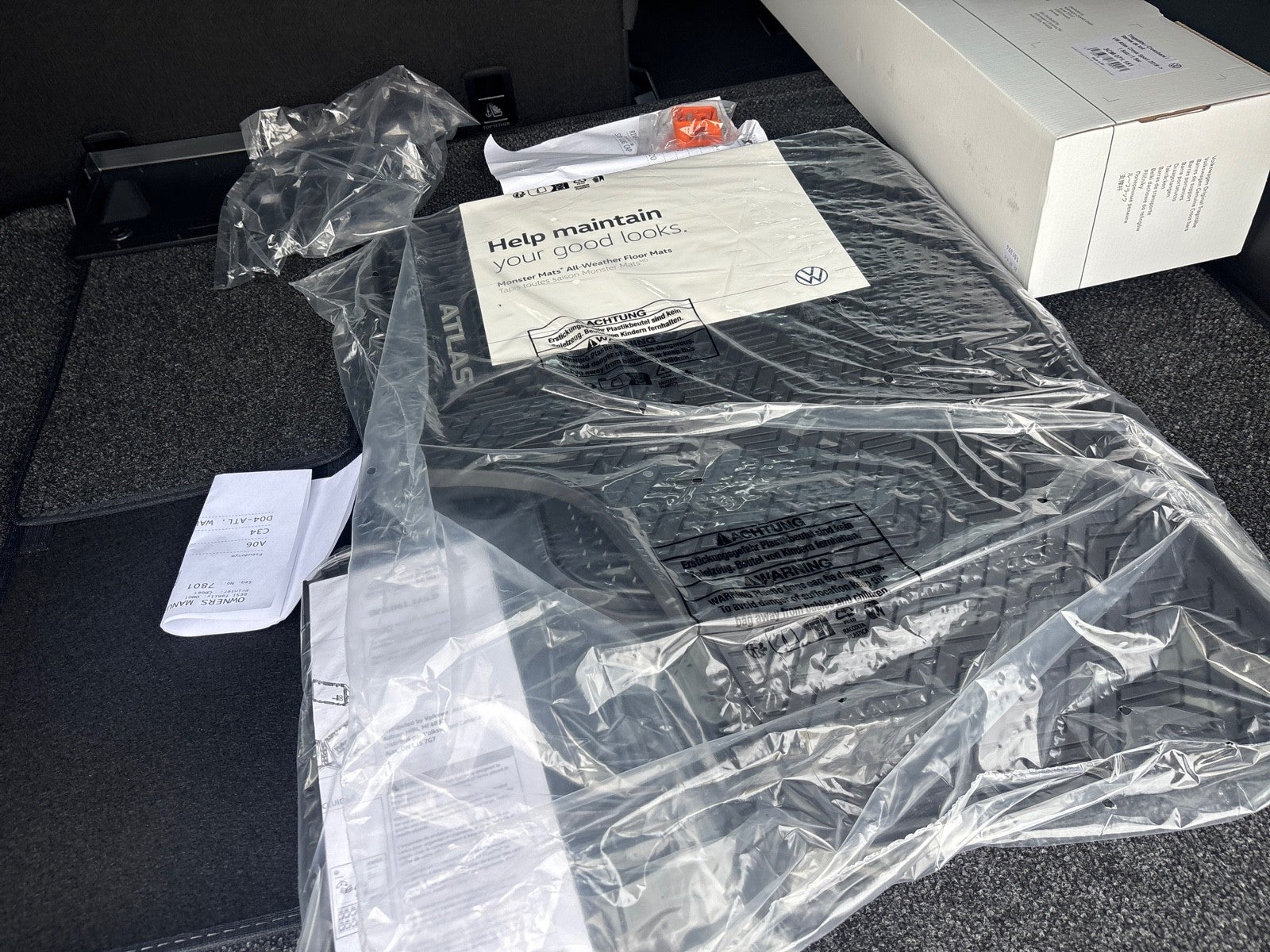 2026 Volkswagen Atlas Cross Sport 2.0T SEL R-Line Black