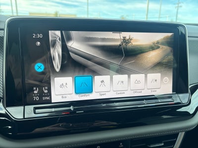 2026 Volkswagen Atlas Cross Sport 2.0T SEL R-Line Black