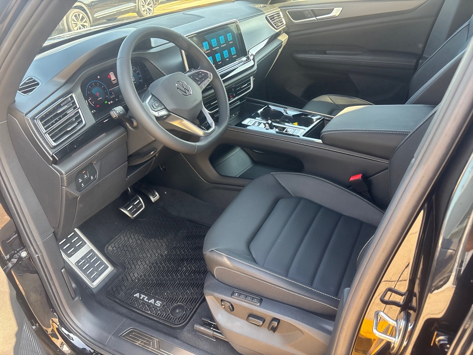 2026 Volkswagen Atlas Cross Sport 2.0T SEL R-Line Black