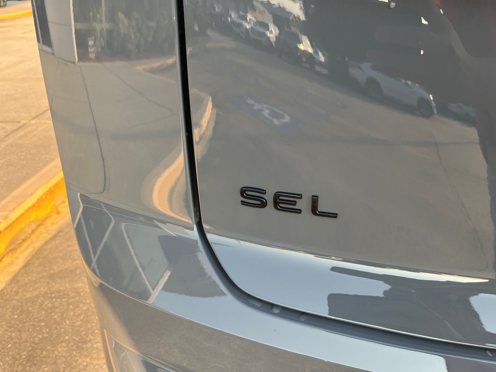 2026 Volkswagen Atlas Cross Sport 2.0T SEL R-Line Black