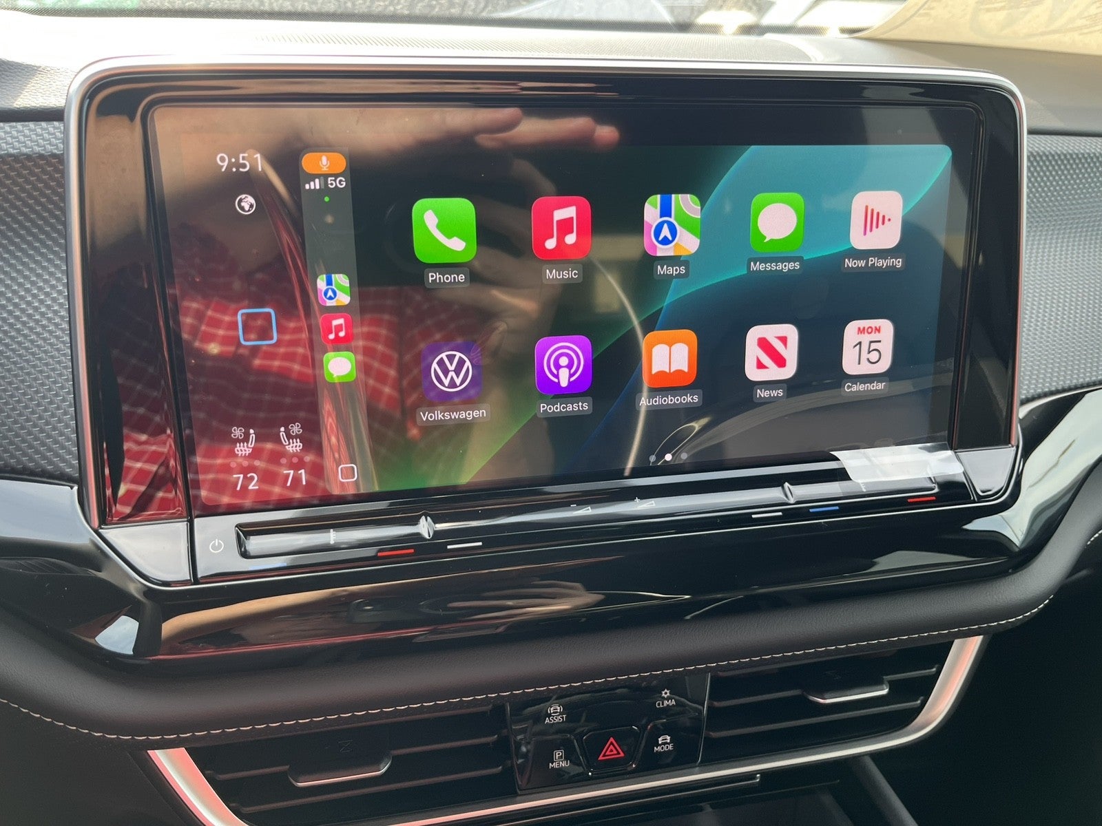 2026 Volkswagen Atlas Cross Sport 2.0T SEL R-Line Black