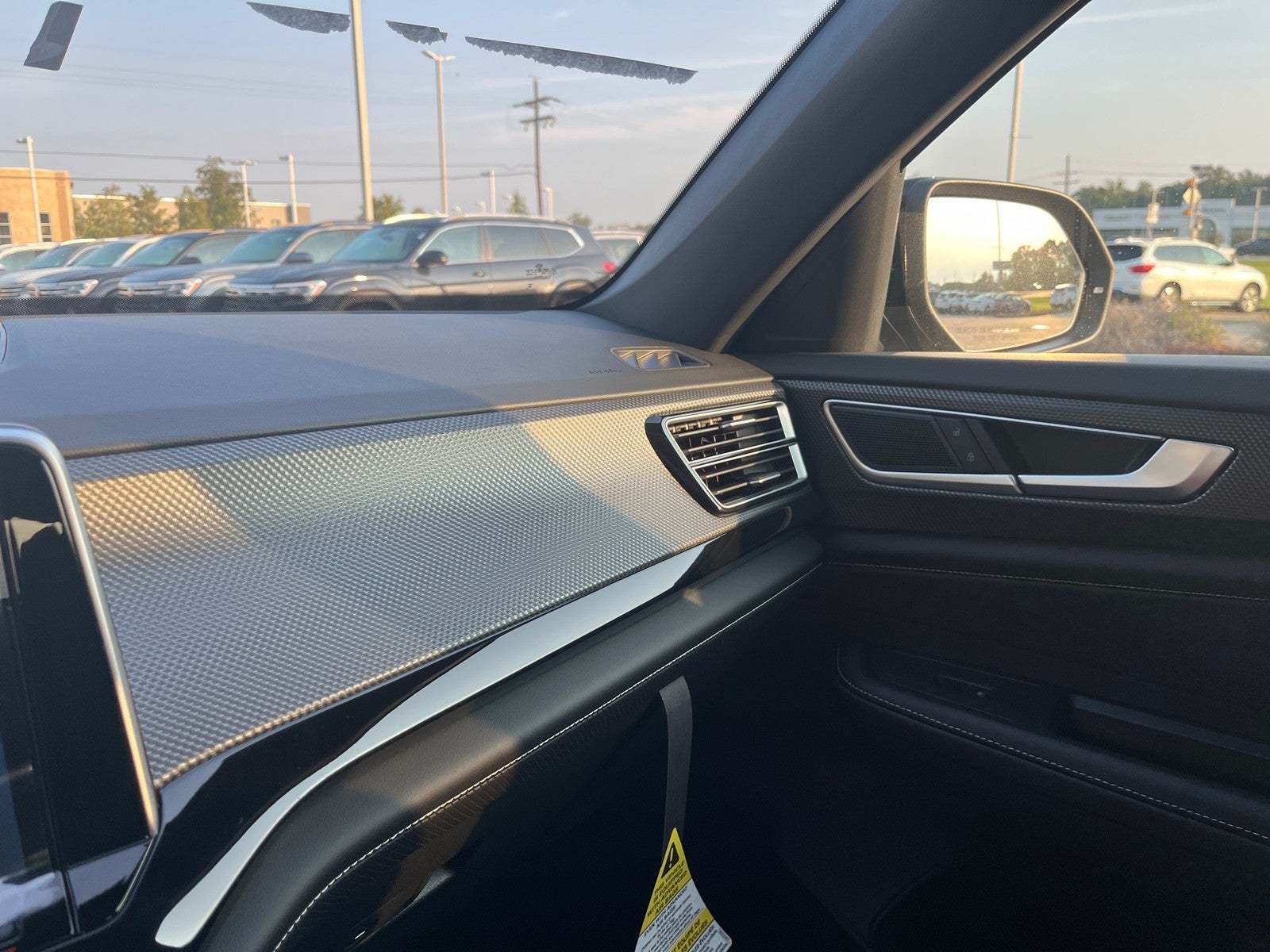 2026 Volkswagen Atlas Cross Sport 2.0T SEL R-Line Black