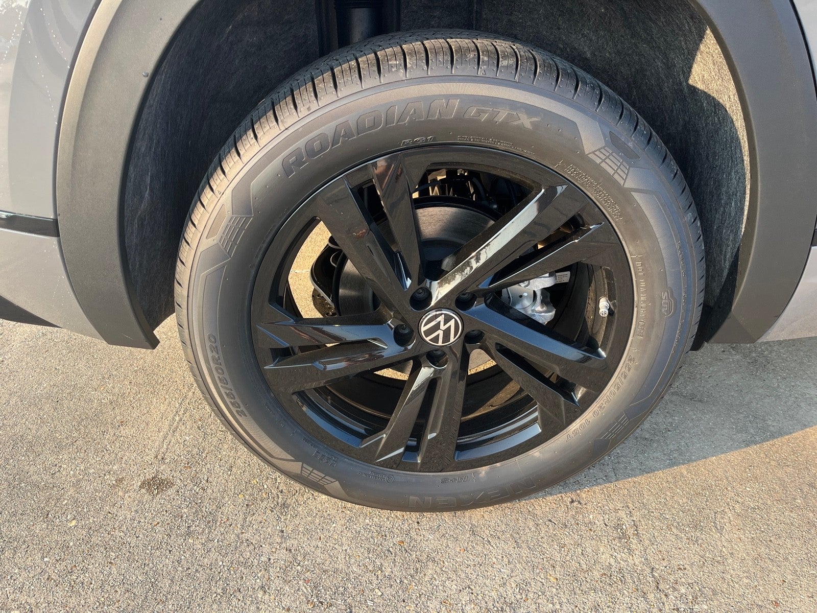 2026 Volkswagen Atlas Cross Sport 2.0T SEL R-Line Black