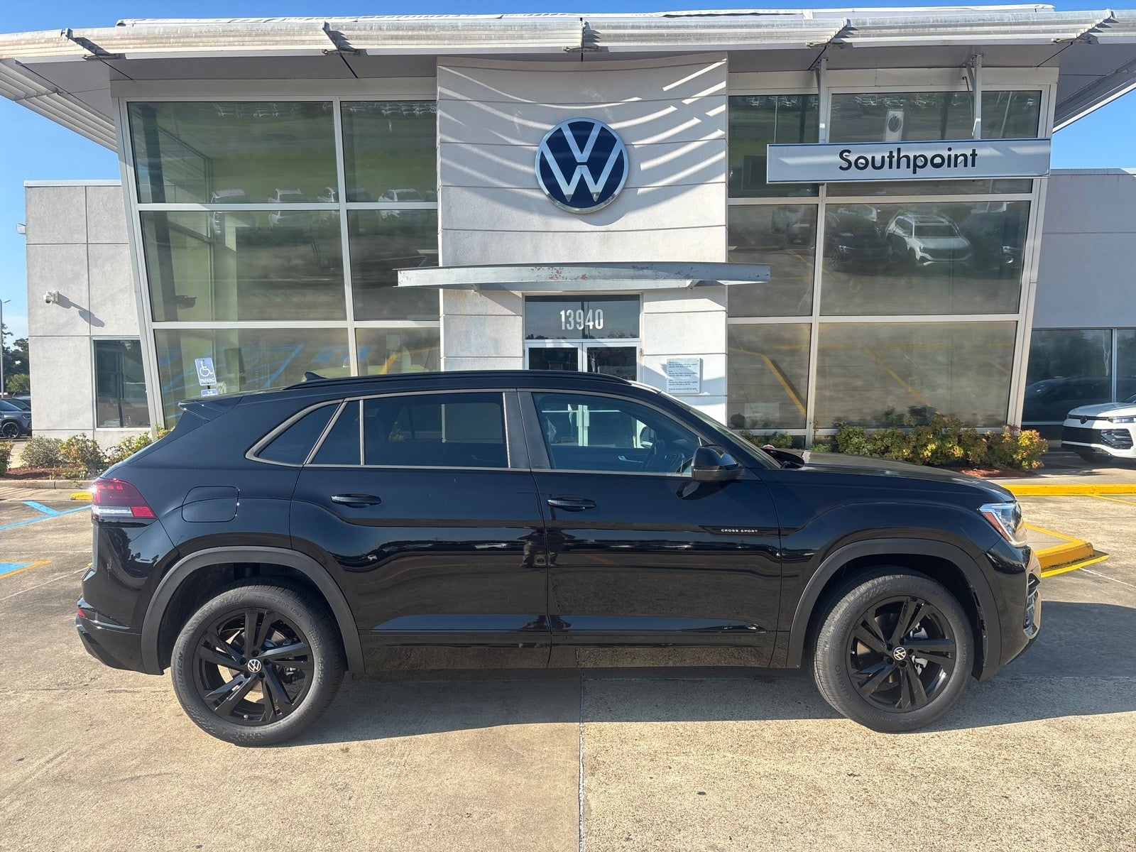 2026 Volkswagen Atlas Cross Sport 2.0T SEL R-Line Black