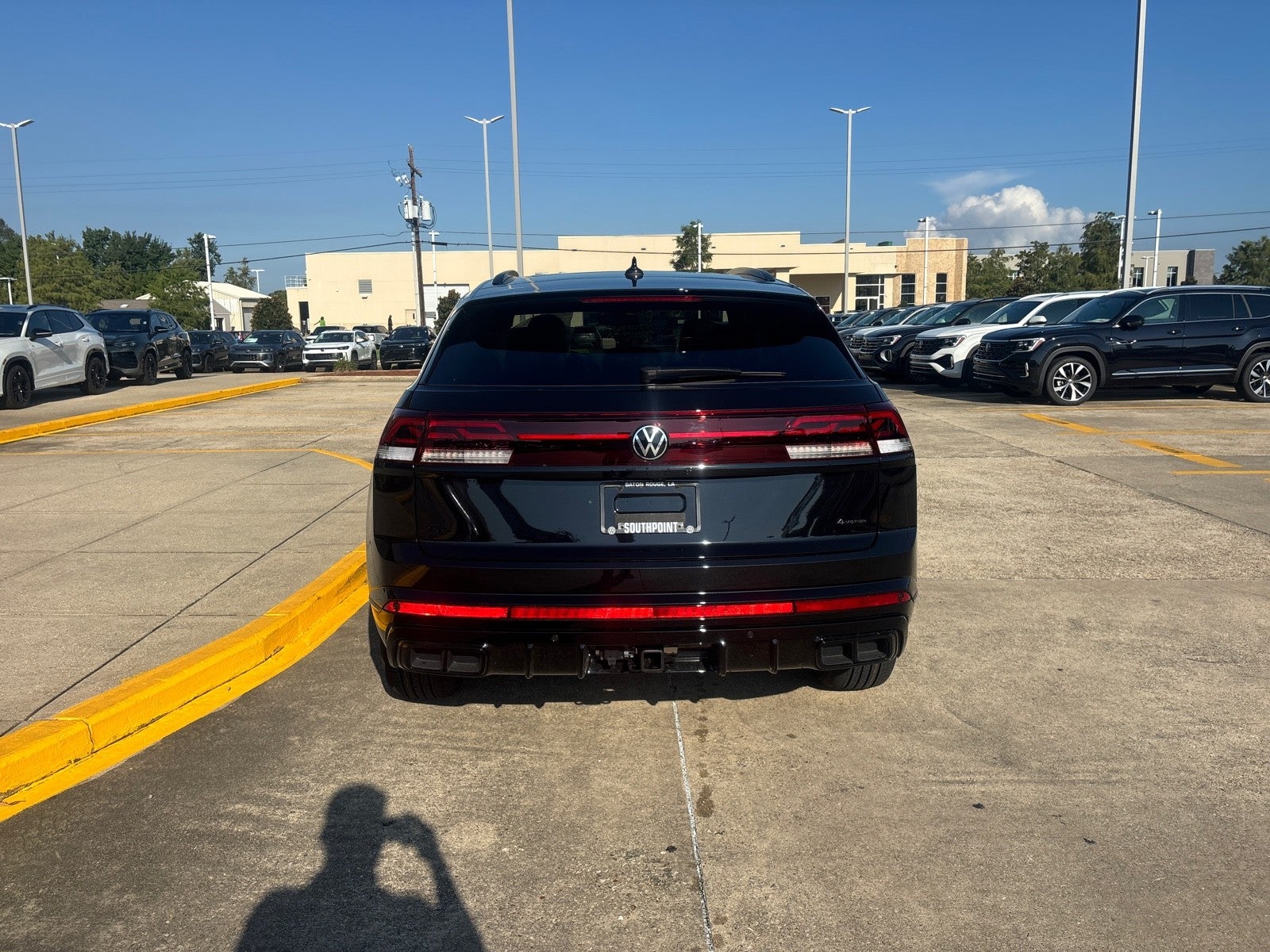 2026 Volkswagen Atlas Cross Sport 2.0T SEL R-Line Black