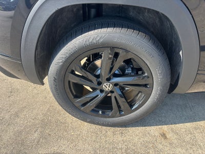 2026 Volkswagen Atlas Cross Sport 2.0T SEL R-Line Black