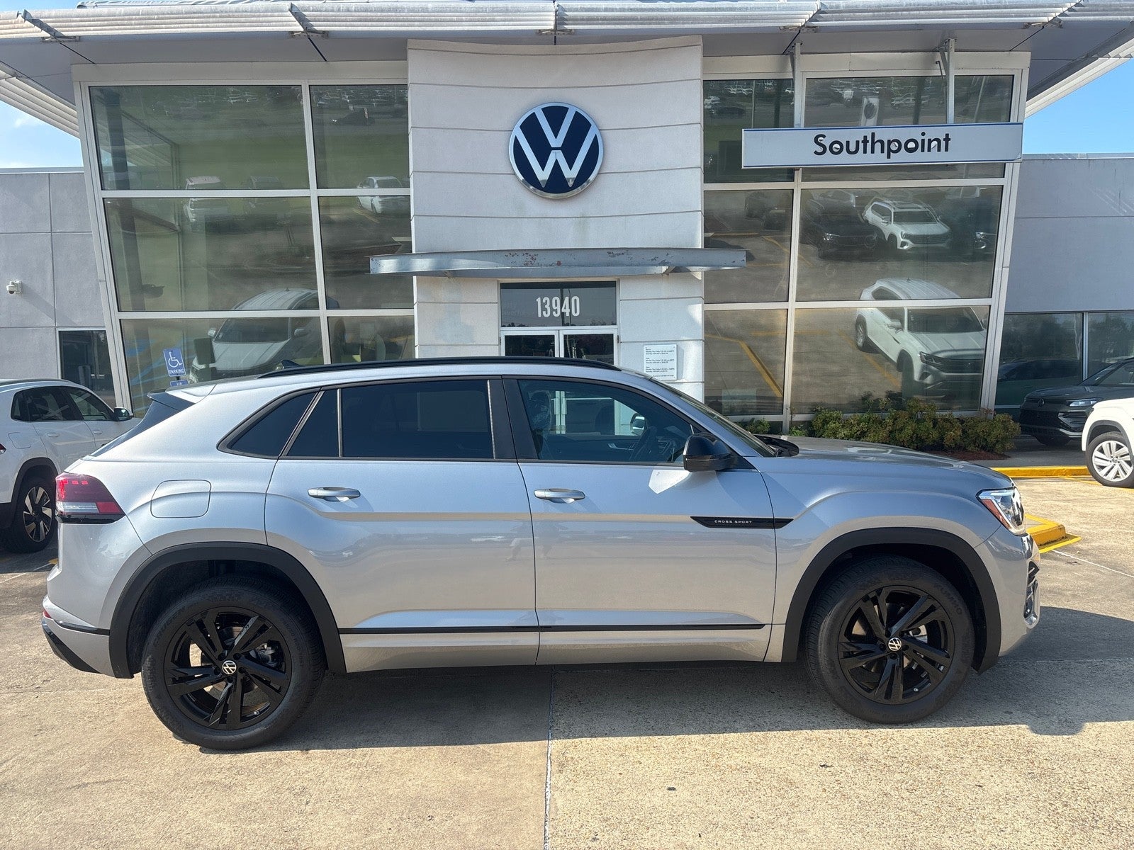 2026 Volkswagen Atlas Cross Sport 2.0T SEL R-Line Black