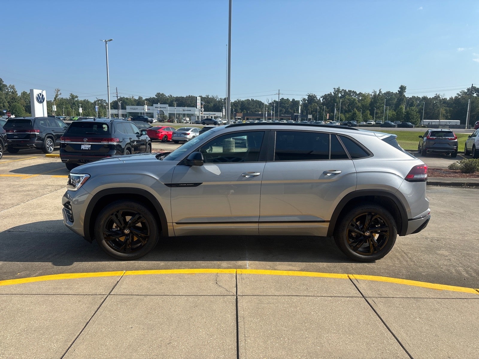 2026 Volkswagen Atlas Cross Sport 2.0T SEL R-Line Black