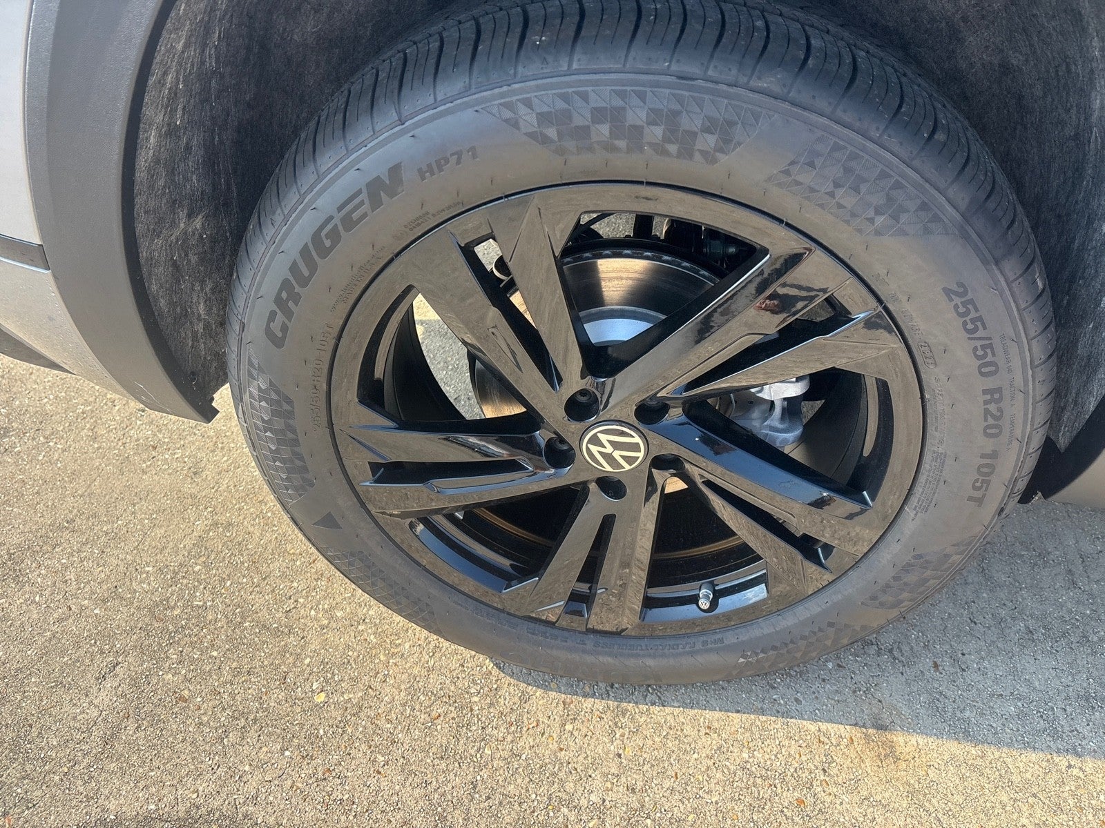 2026 Volkswagen Atlas Cross Sport 2.0T SEL R-Line Black