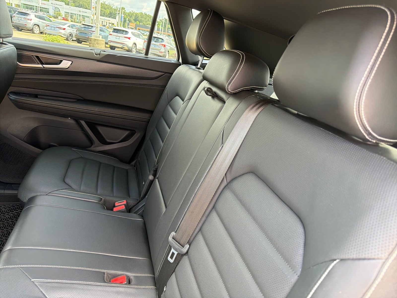 2024 Volkswagen Atlas Cross Sport 2.0T SEL R-Line