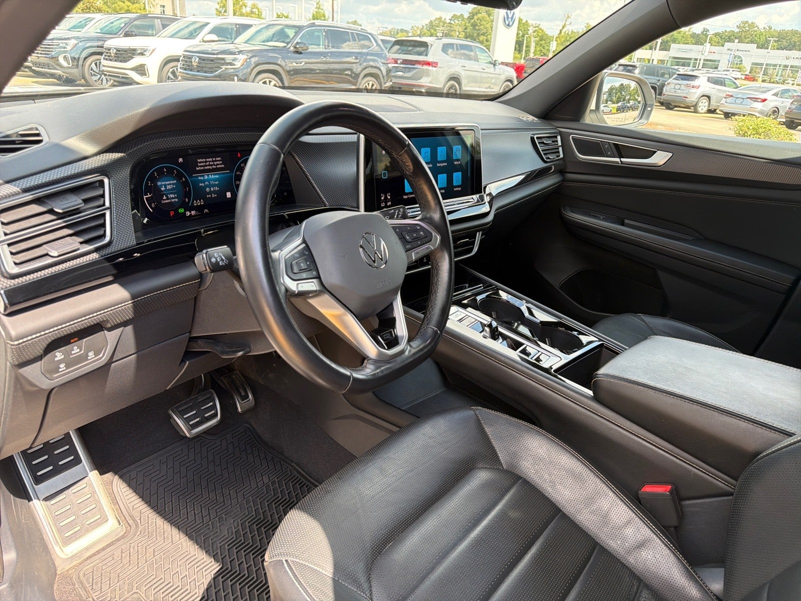 2024 Volkswagen Atlas Cross Sport 2.0T SEL R-Line