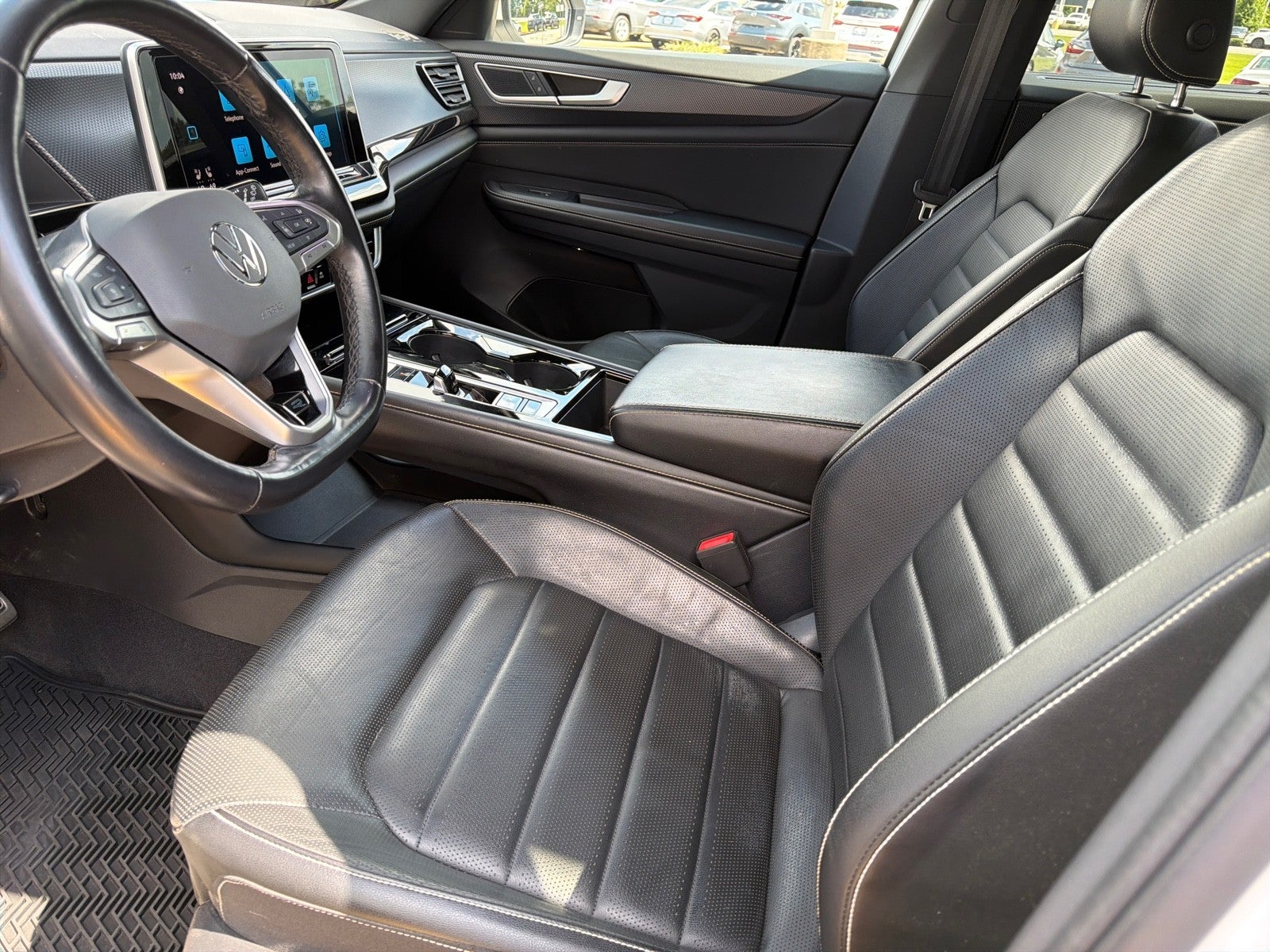 2024 Volkswagen Atlas Cross Sport 2.0T SEL R-Line