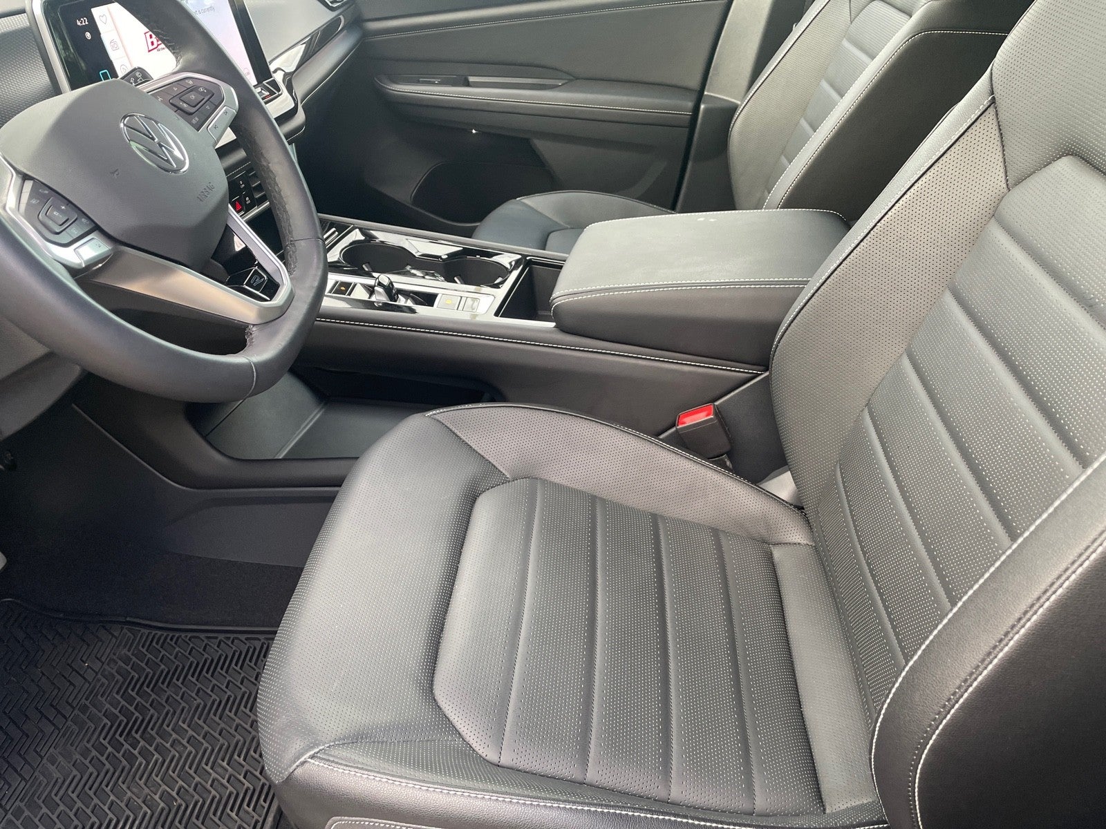 2025 Volkswagen Atlas Cross Sport 2.0T SEL R-Line Black