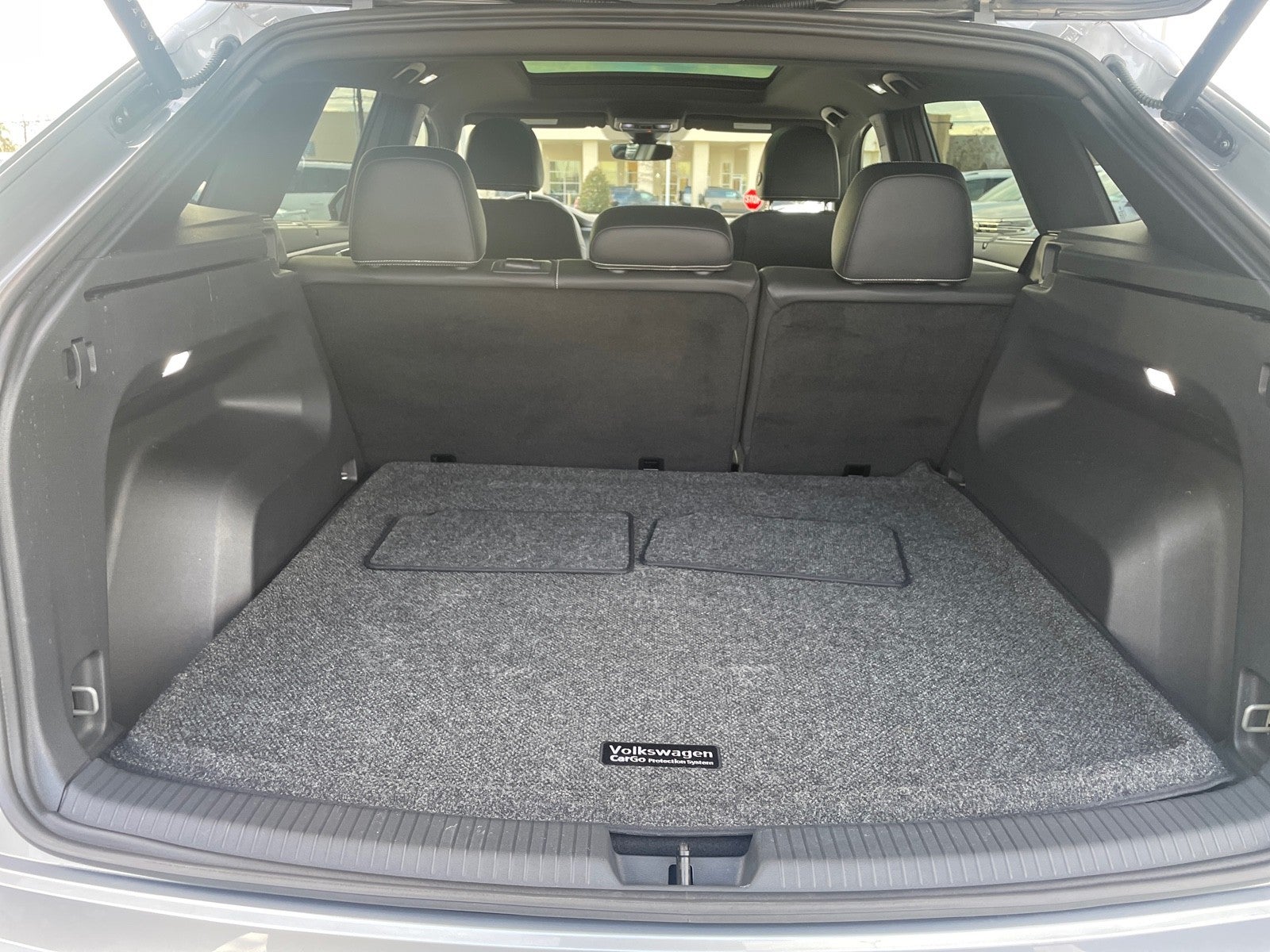 2025 Volkswagen Atlas Cross Sport 2.0T SEL R-Line Black