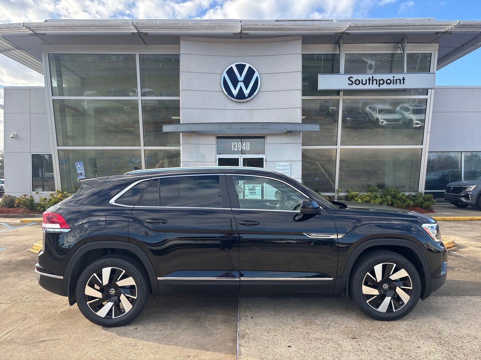 2026 Volkswagen Atlas Cross Sport 2.0T SEL