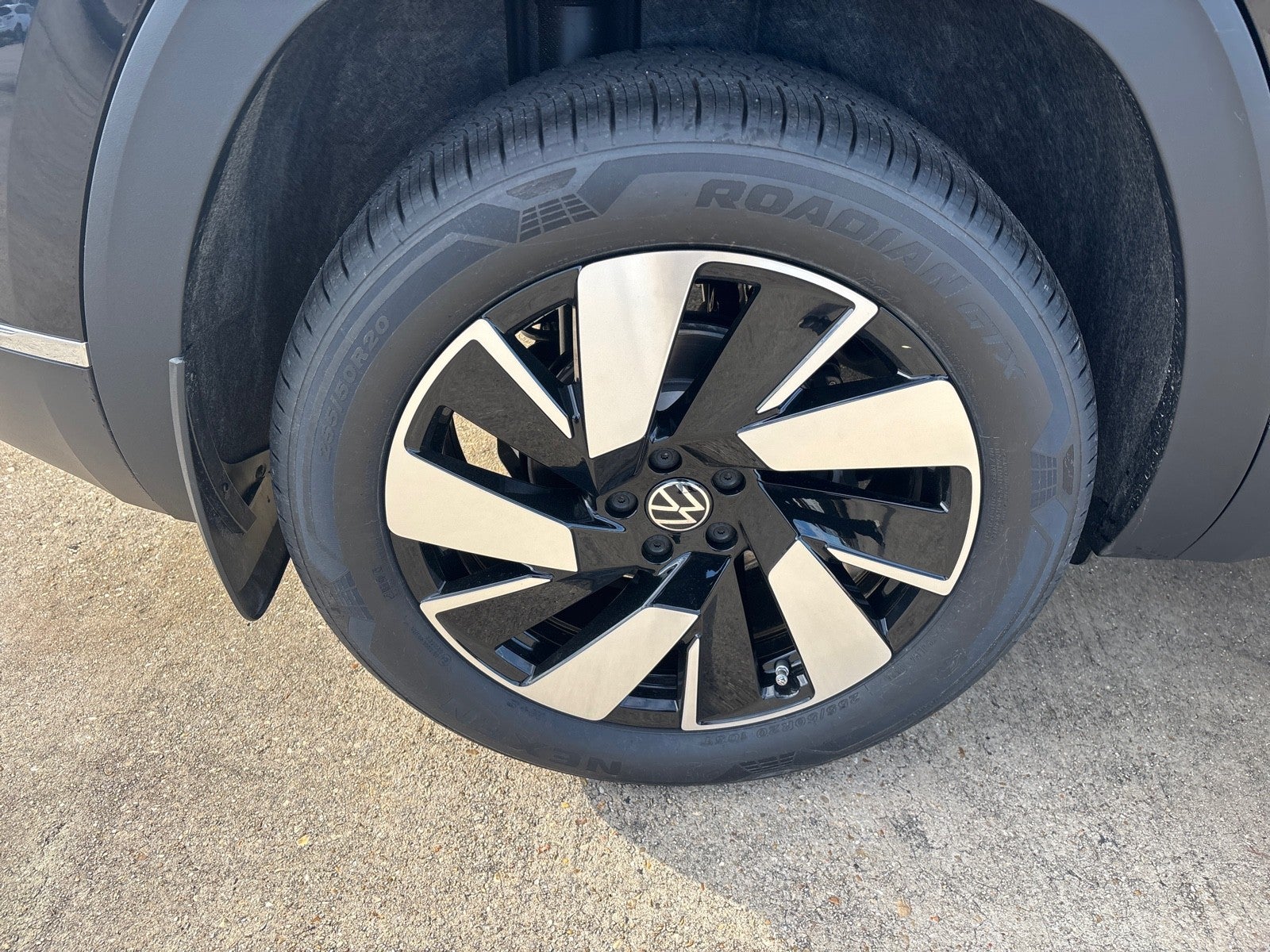 2026 Volkswagen Atlas Cross Sport 2.0T SEL