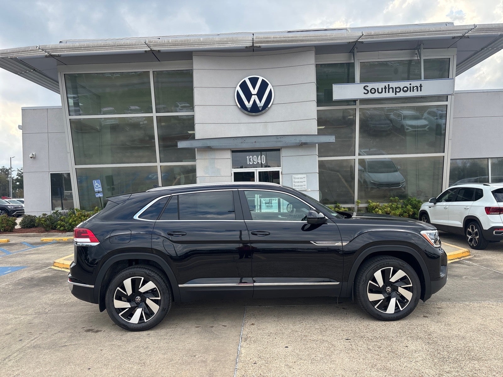 2026 Volkswagen Atlas Cross Sport 2.0T SEL