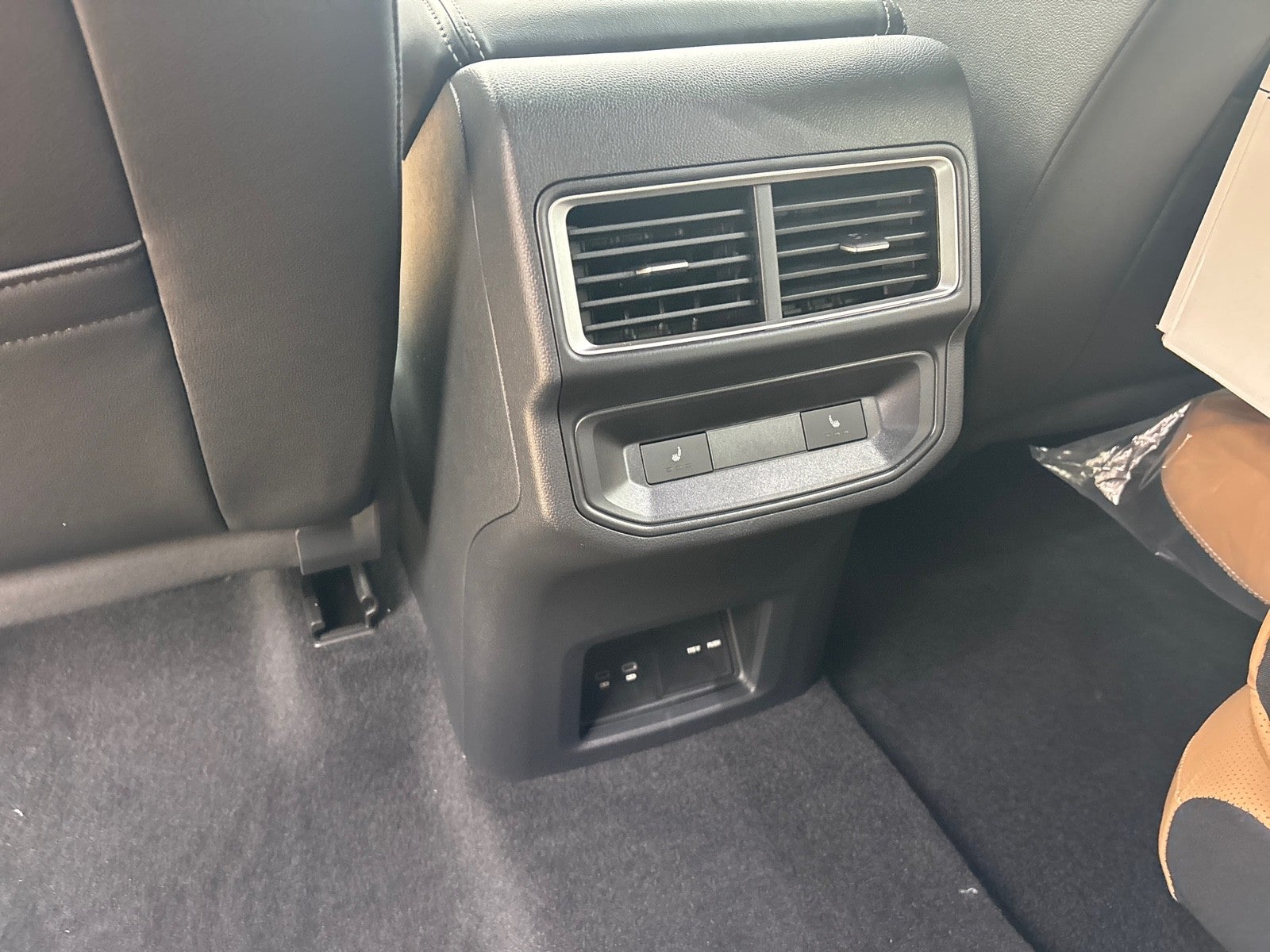 2026 Volkswagen Atlas Cross Sport 2.0T SEL