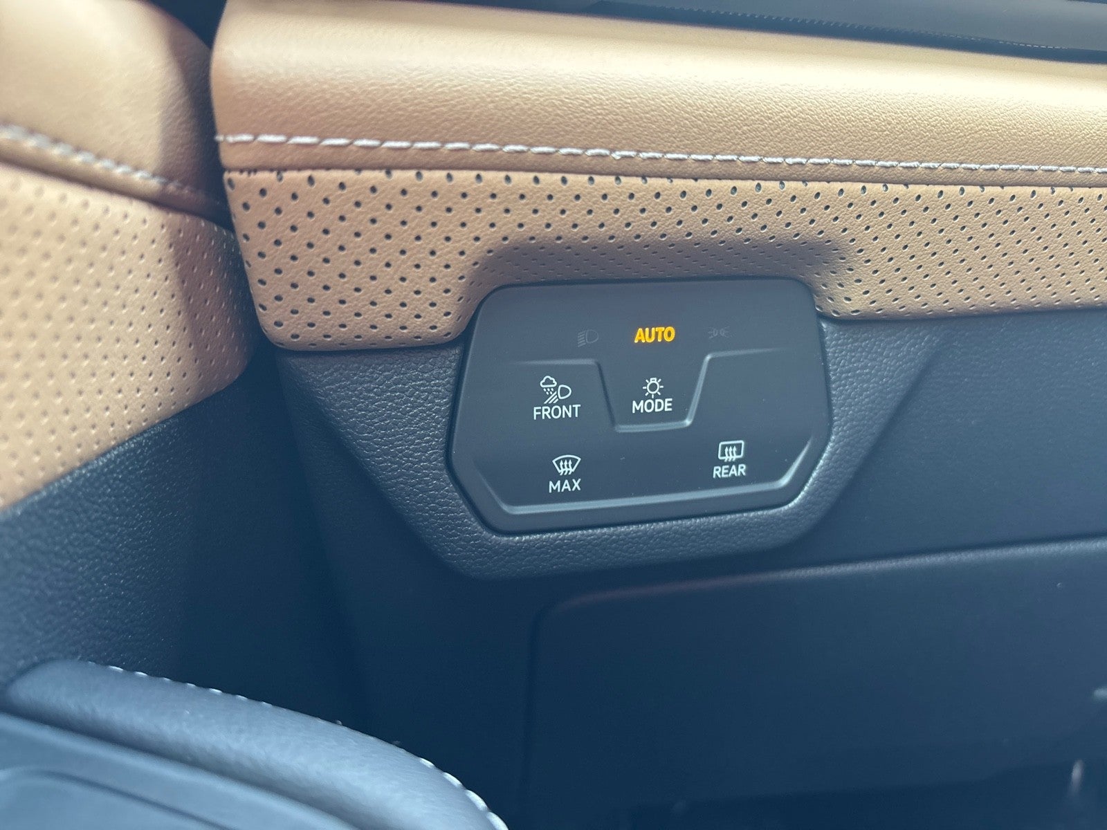 2026 Volkswagen Atlas Cross Sport 2.0T SEL