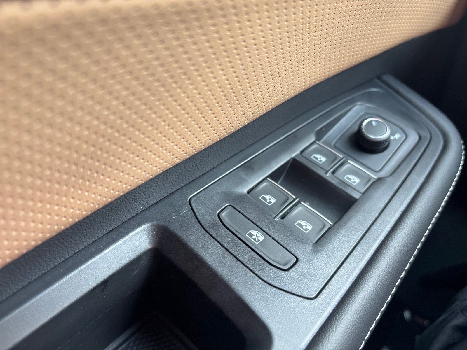 2026 Volkswagen Atlas Cross Sport 2.0T SEL