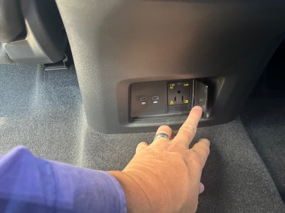 2026 Volkswagen Atlas Cross Sport 2.0T SEL