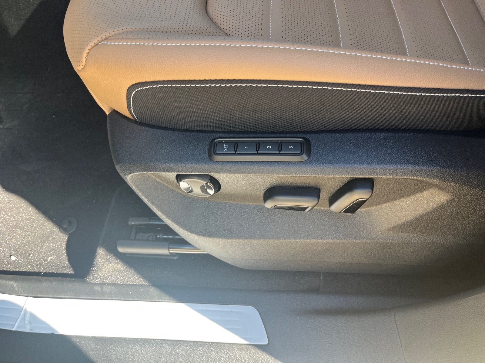 2026 Volkswagen Atlas Cross Sport 2.0T SEL