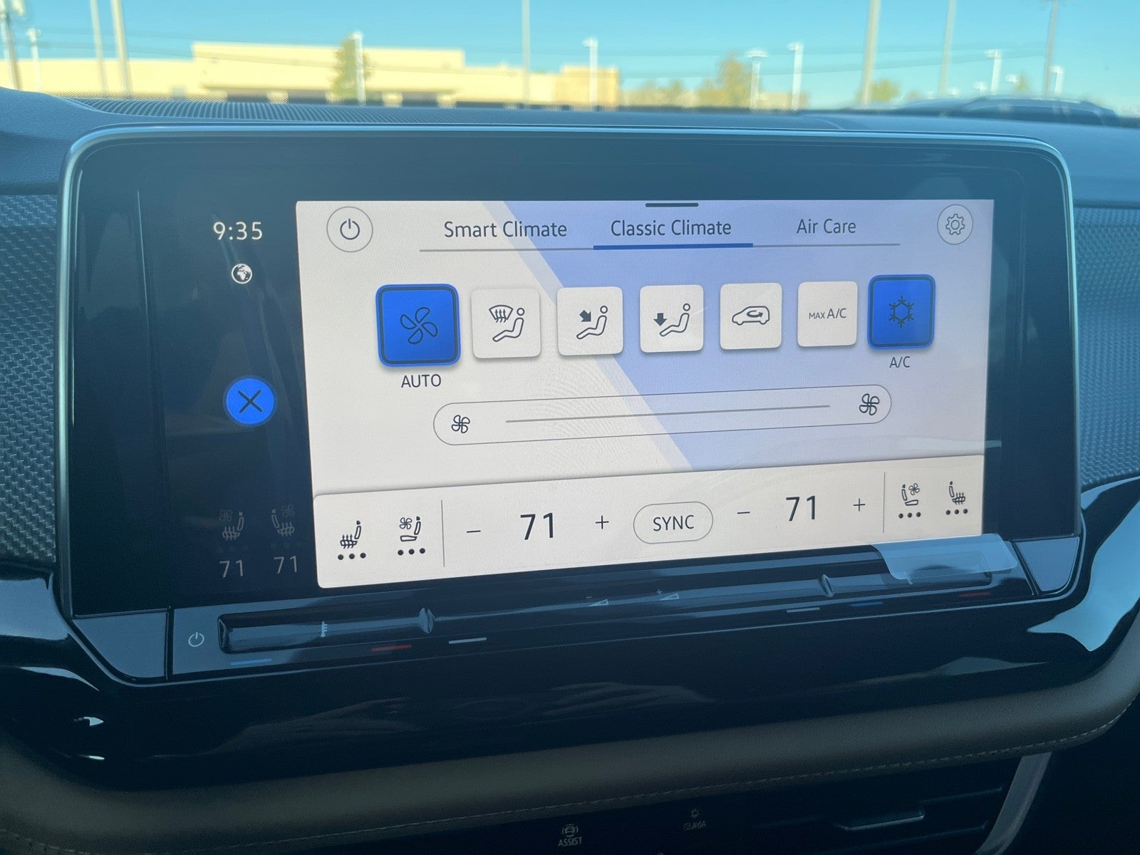 2026 Volkswagen Atlas Cross Sport 2.0T SEL