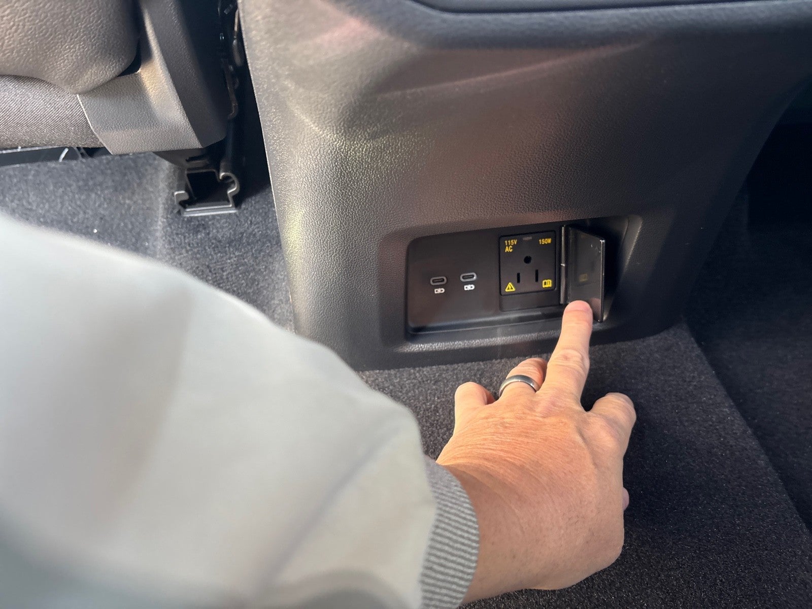 2026 Volkswagen Atlas Cross Sport 2.0T SEL