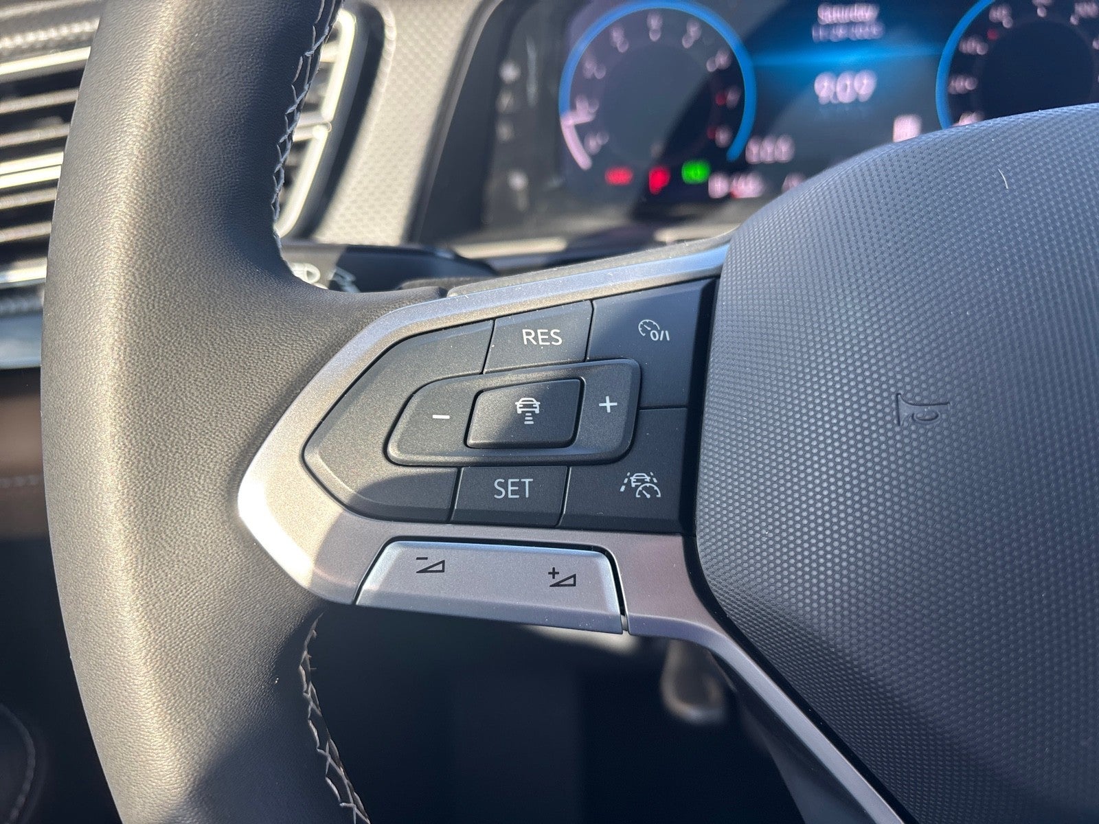 2026 Volkswagen Atlas Cross Sport 2.0T SEL