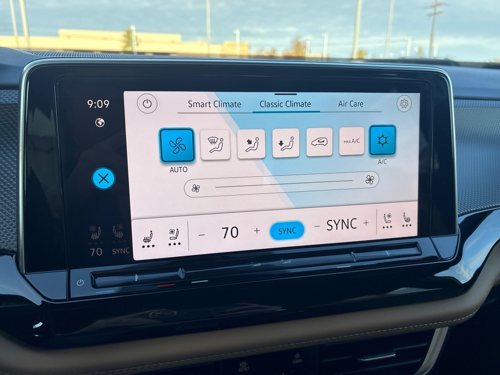 2026 Volkswagen Atlas Cross Sport 2.0T SEL