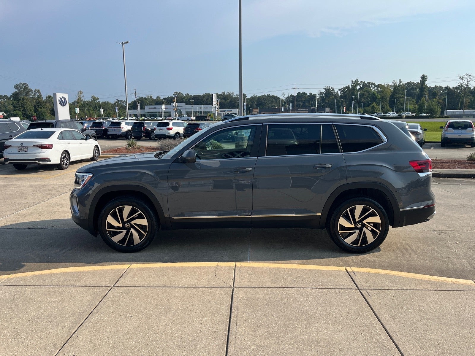 2026 Volkswagen Atlas 2.0T SEL