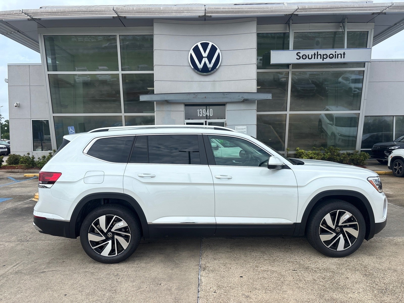 2026 Volkswagen Atlas 2.0T SEL