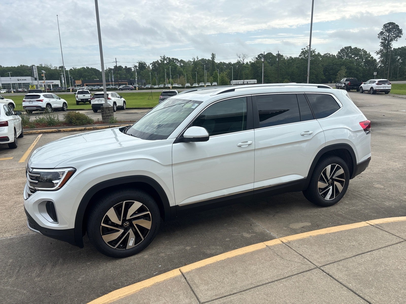 2026 Volkswagen Atlas 2.0T SEL