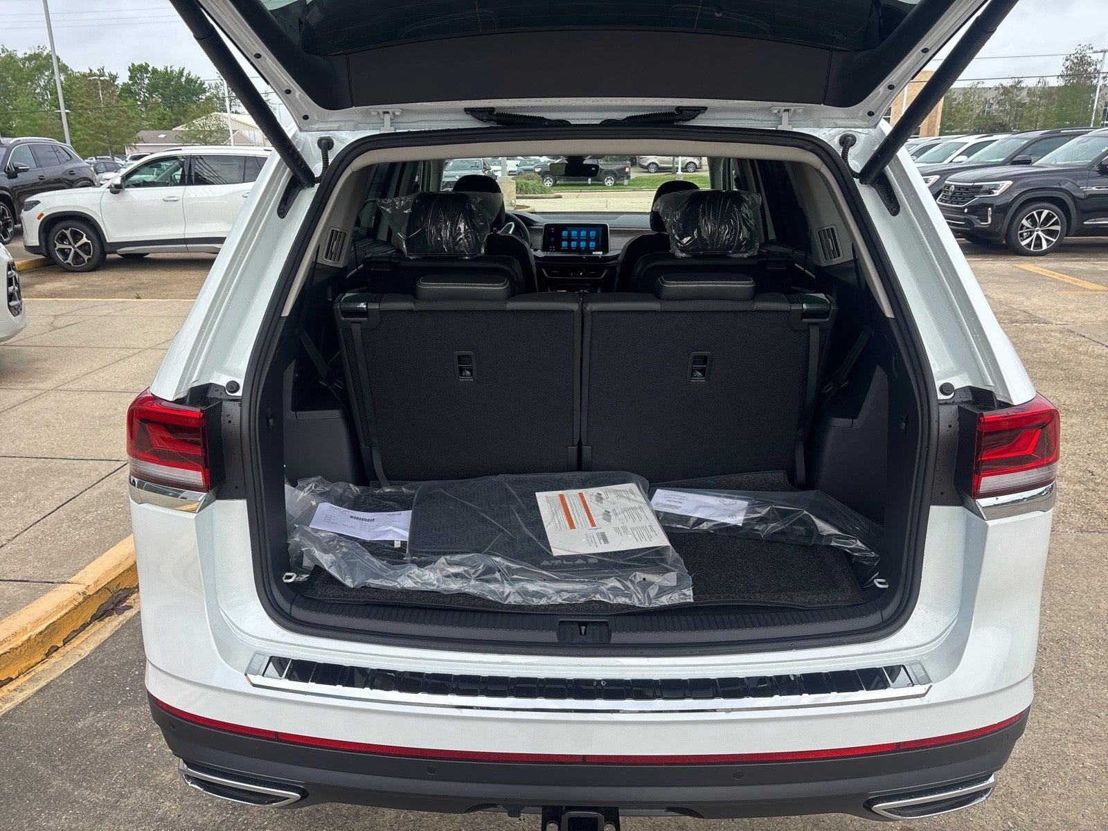 2026 Volkswagen Atlas 2.0T SEL