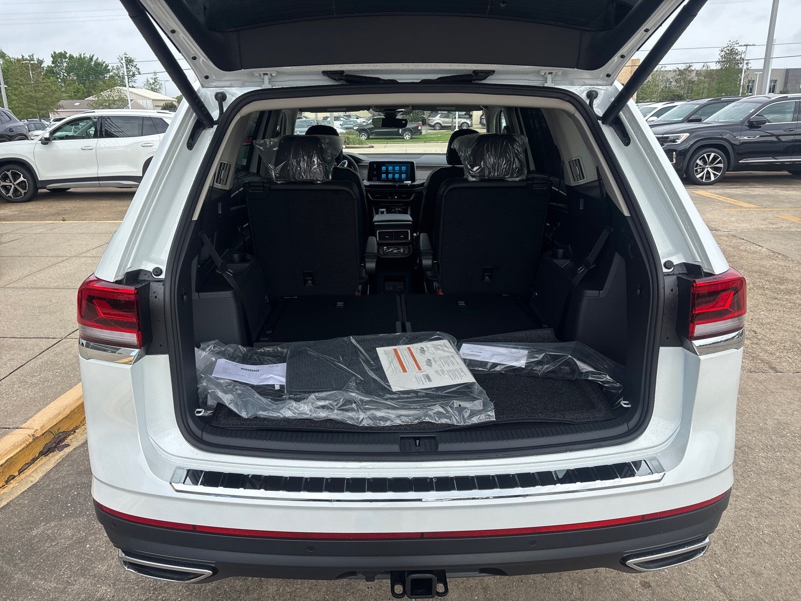 2026 Volkswagen Atlas 2.0T SEL