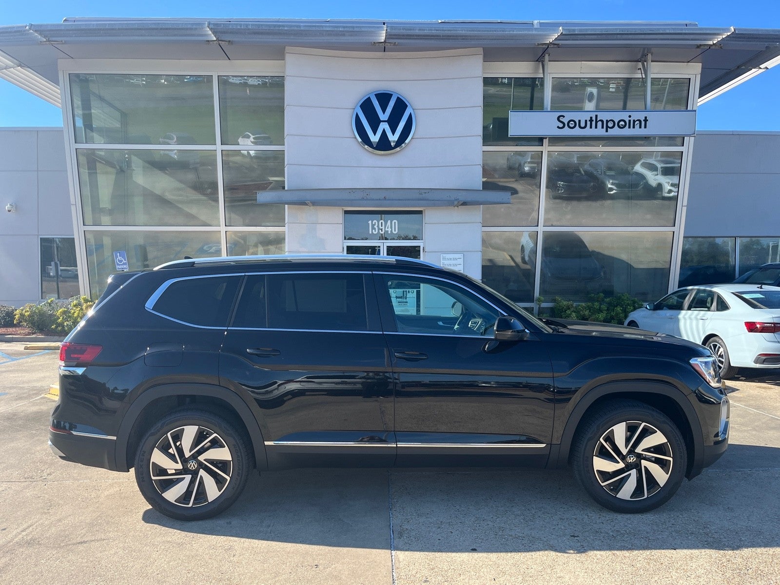 2026 Volkswagen Atlas 2.0T SEL