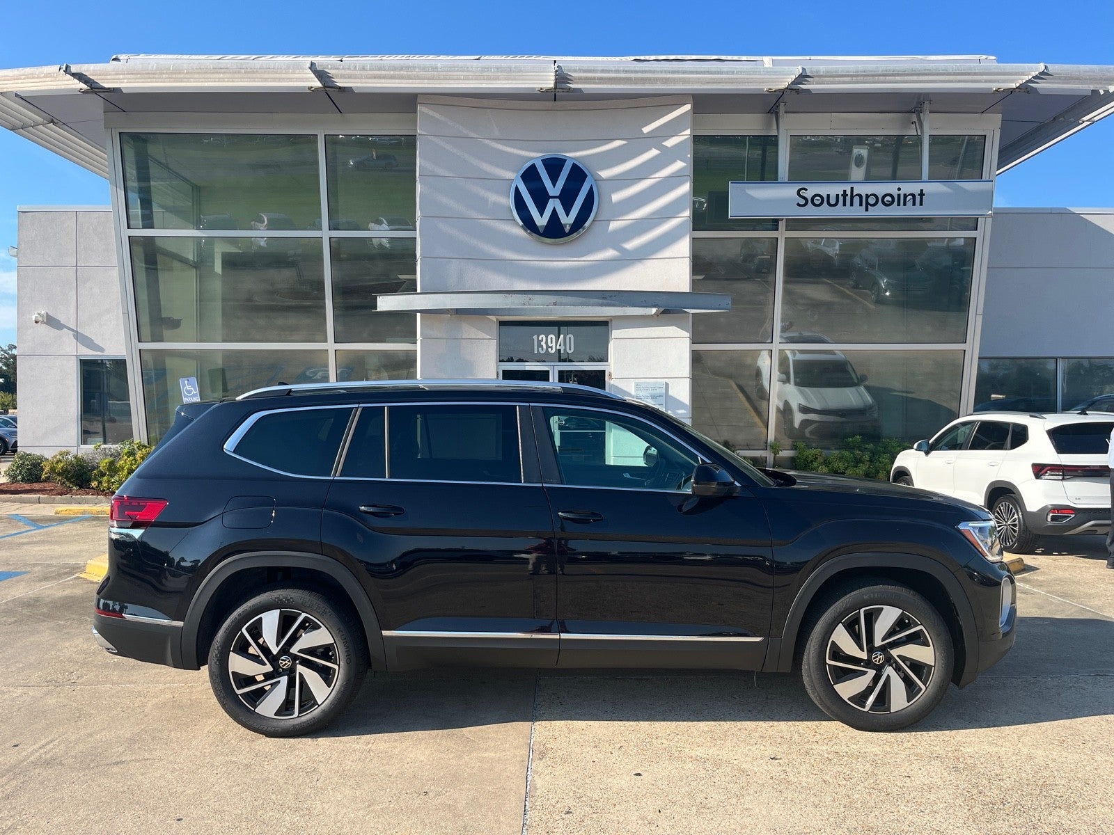 2026 Volkswagen Atlas 2.0T SEL