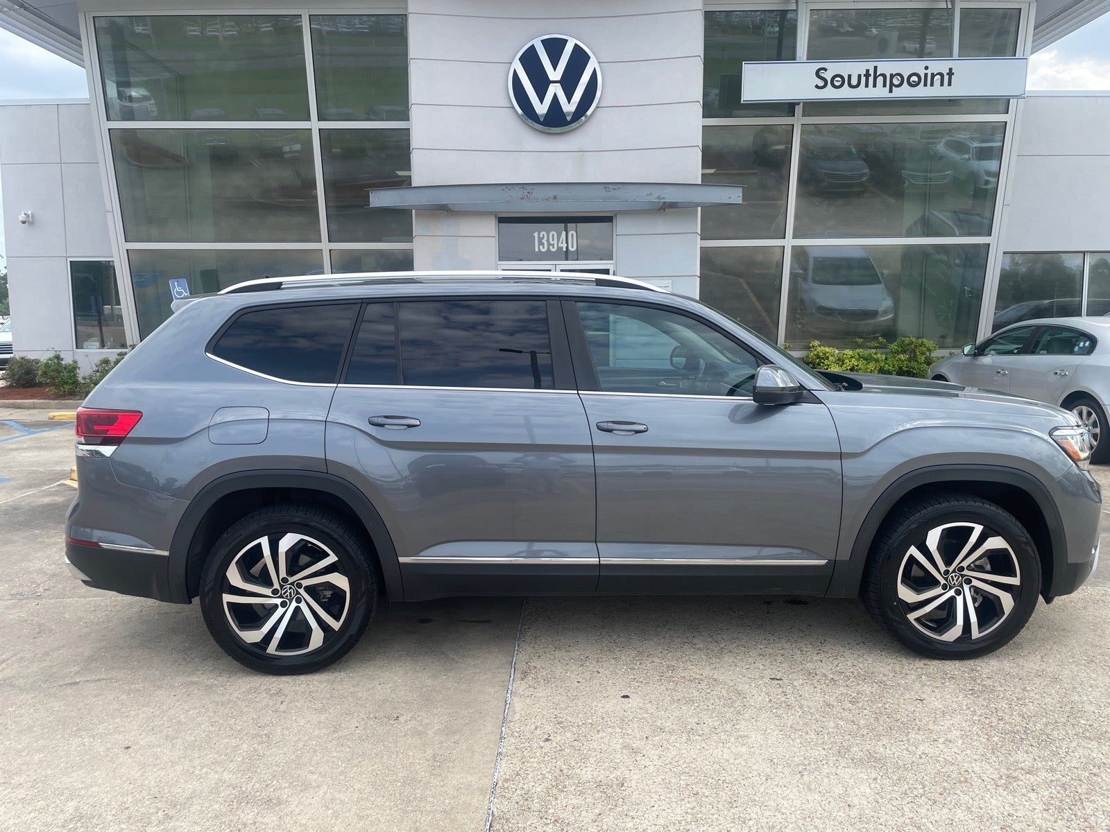 2023 Volkswagen Atlas 2.0T SEL