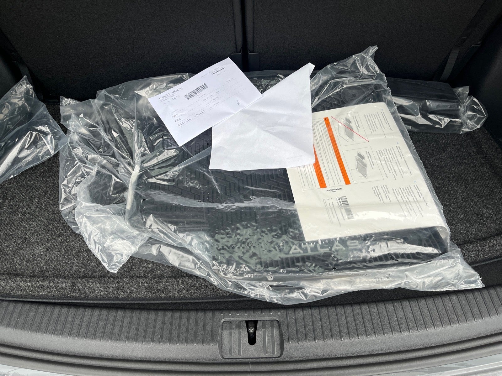 2025 Volkswagen Atlas 2.0T SEL