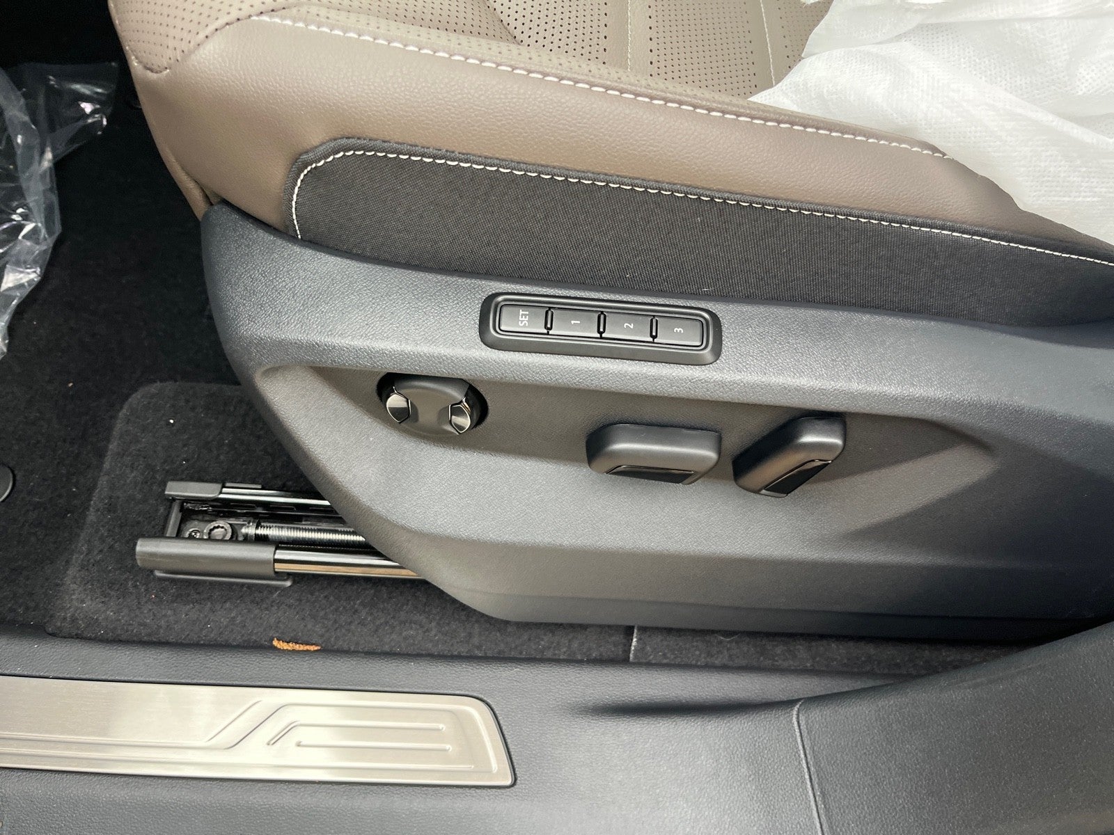 2025 Volkswagen Atlas 2.0T SEL