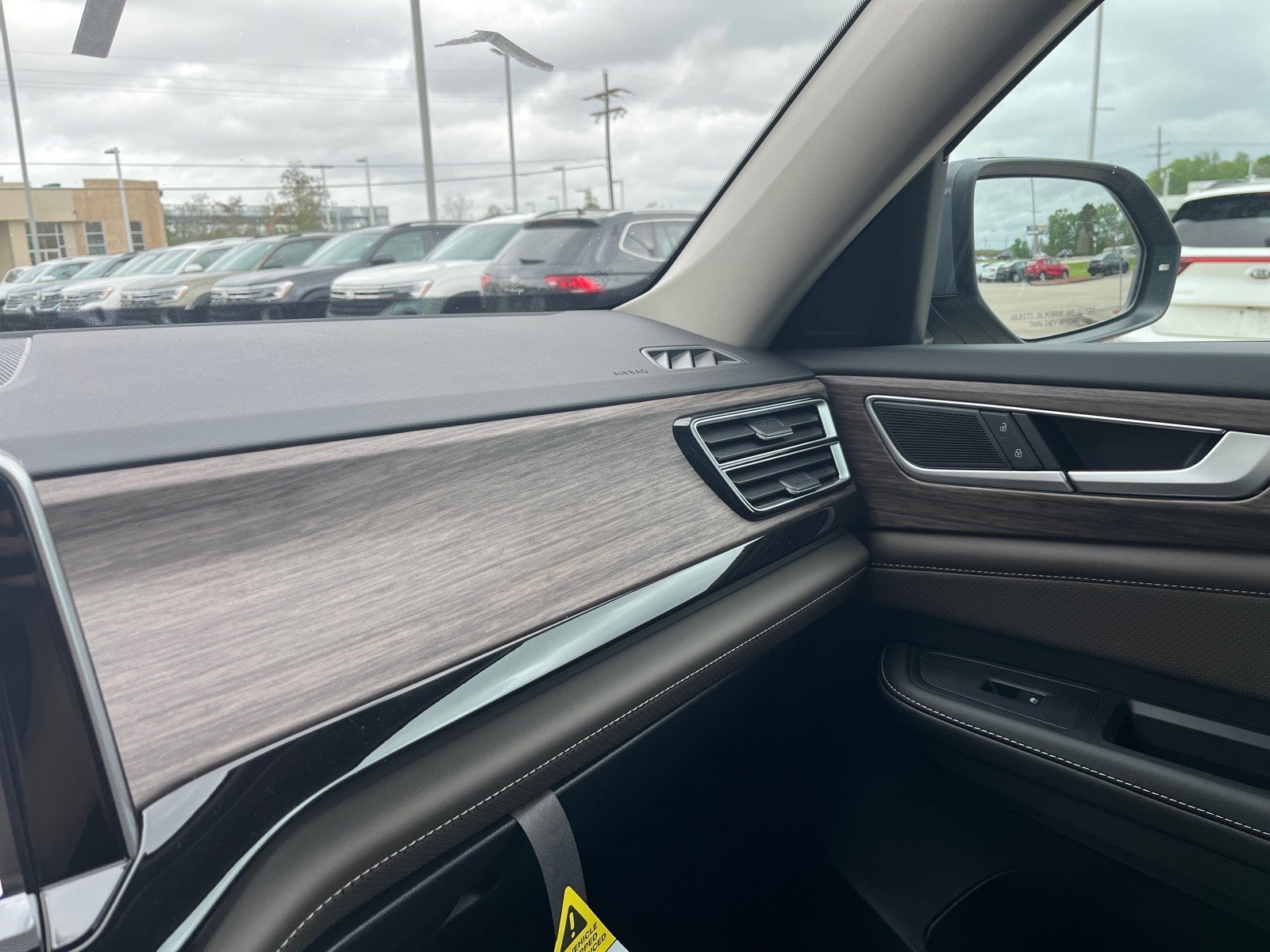 2025 Volkswagen Atlas 2.0T SEL