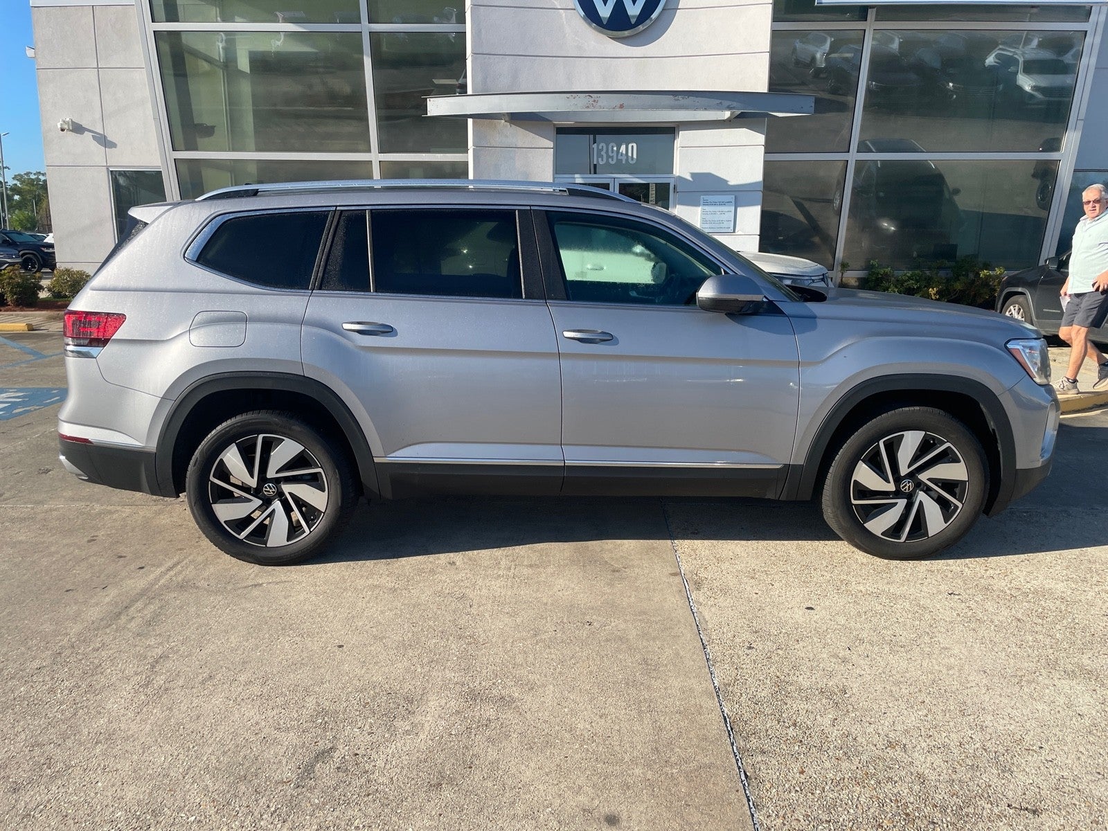 2025 Volkswagen Atlas 2.0T SEL