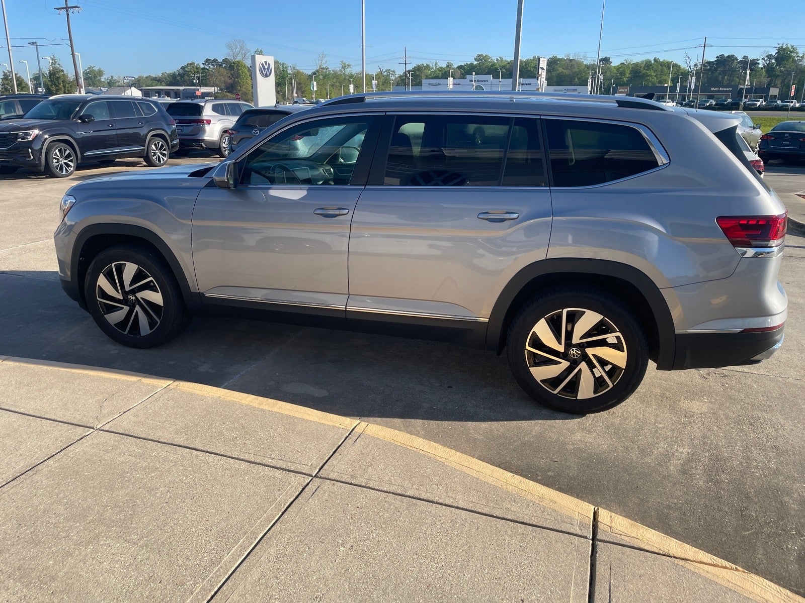 2025 Volkswagen Atlas 2.0T SEL